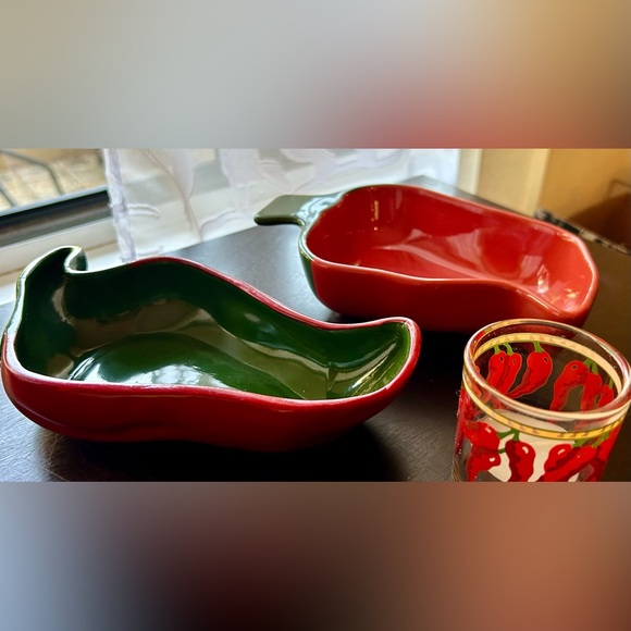 Chili Pepper serving/dip dishes & 🌶️ stainless steel cooling rack. - Picture 8 of 17